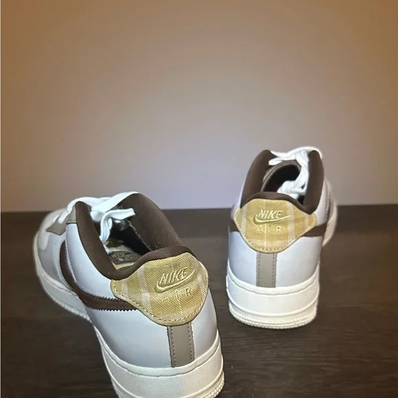 NIKE AIR FORCE 1 CACAO WOW SAIL KHAKI SNEAKERS; SIZE Youth 7 (women 8.5) - Picture 7 of 16